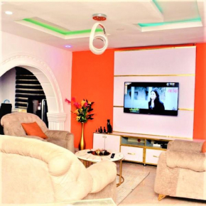 Beautiful 2 Bedroom Serviced Apartment